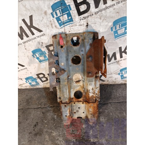 Кронштейн крыла переднего MAN TGS 19.400 041670 под кабину (888)