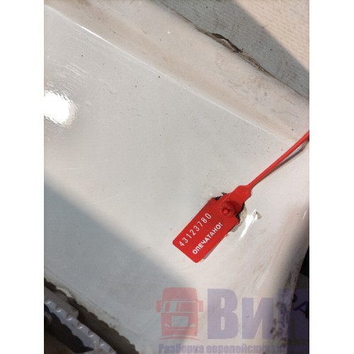 Подножка основная Scania R400 915216 RH (780)-1