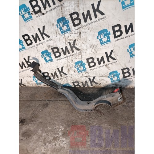 Кронштейн замка крыла Scania R400 915216 в сборе с замком RH (779)