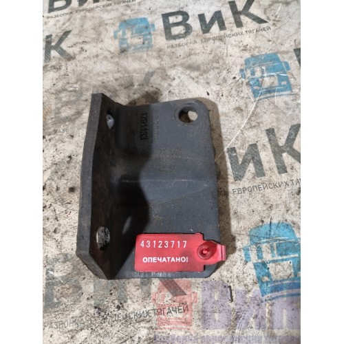 Кронштейн пневмоподушки Scania R400 915216 (717)-1