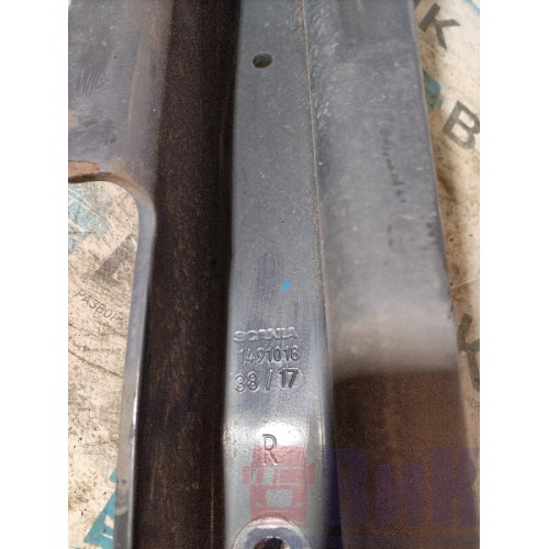 Кронштейн замка кабины Scania R400 915216 RH (694)-2