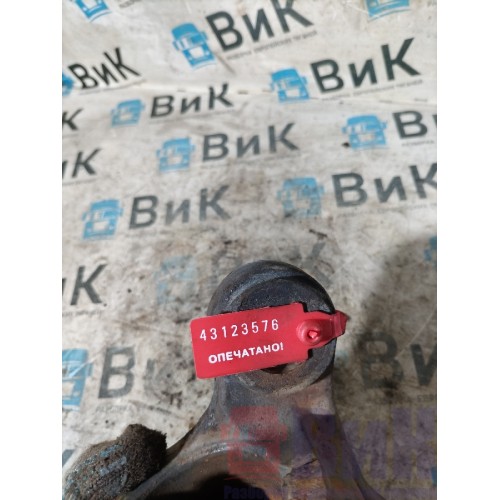 Кронштейн переднего стабилизатора Volvo FH 13 103098 (576)-1