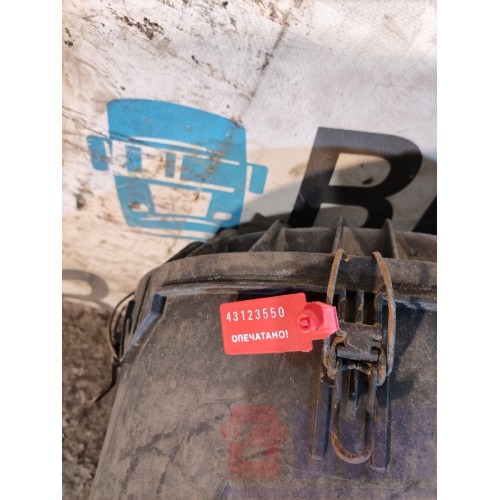 Корпус воздушного фильтра Volvo FH 13 103098 с кронштейнами (550)-1