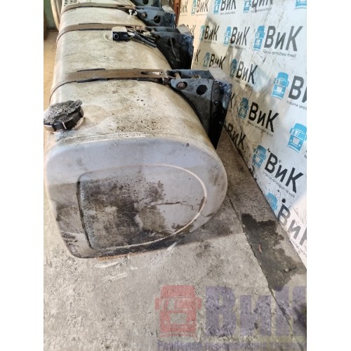 Бак топливный Volvo FH 13 103098 193*68*71 с кронш-ми и топливозаборником деф. (628)-1