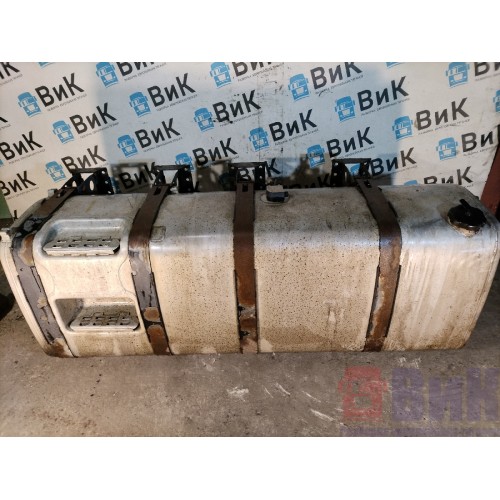 Бак топливный Volvo FH 13 103098 193*68*71 с кронш-ми и топливозаборником деф. (628)