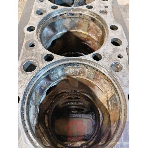 Блок цилиндров двигателя Iveco stralis Cursor 13 (603)-9