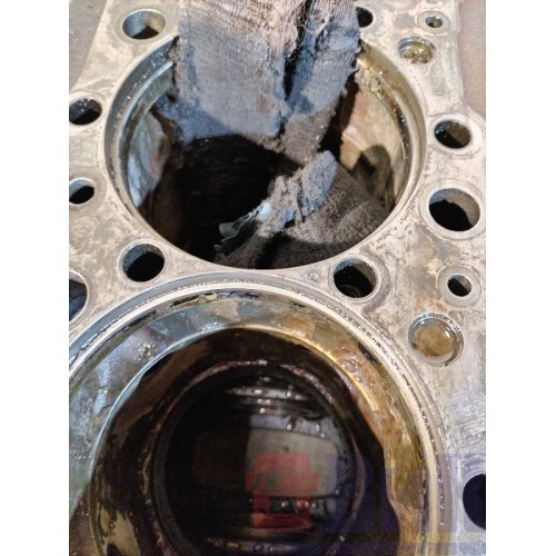 Блок цилиндров двигателя Iveco stralis Cursor 13 (603)-8