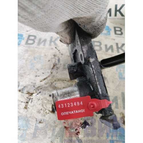 Кронштейн масляного щупа Scania R400 915216 DC13 PDE (494)-3