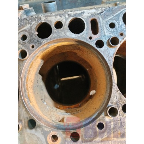 Блок цилиндров двигателя Mercedes ОМ 441 (ТНВД) (938)-1