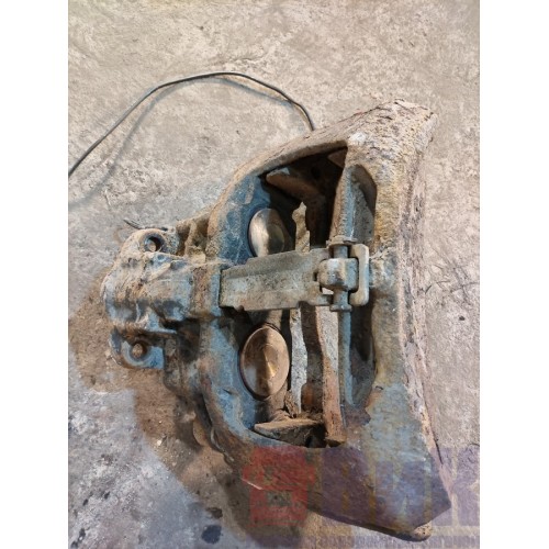 Суппорт Iveco Eurostar 251363 задний RH (723)-1