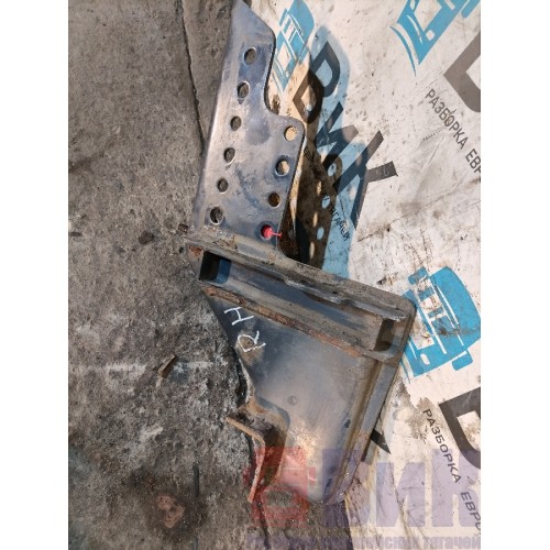 Кронштейн усилителя бампера Iveco Stralis 258750 RH (670)-1