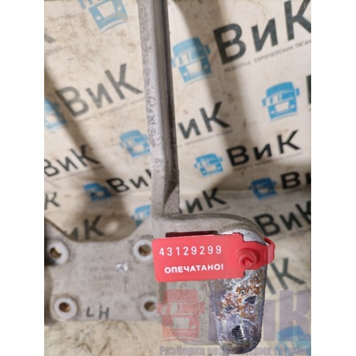 Кронштейн задней подушки кабины Scania R420 274491 LH (299)-2