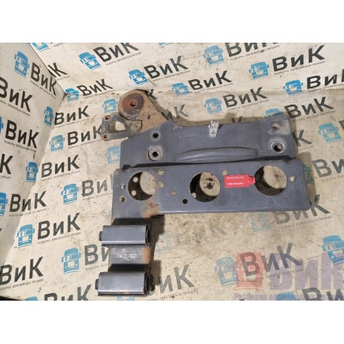 Кронштейн тяги замка кабины Scania 5 в сборе с кронштейном LH (969)