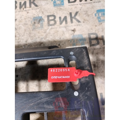 Накладка на торпедо (централ.часть под воздуховоды) DAF 105 961218 (954)-1