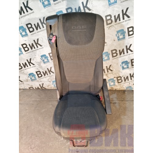 Сиденье пассажирское DAF 105 961218 (табуретка) с деф-ми (909)
