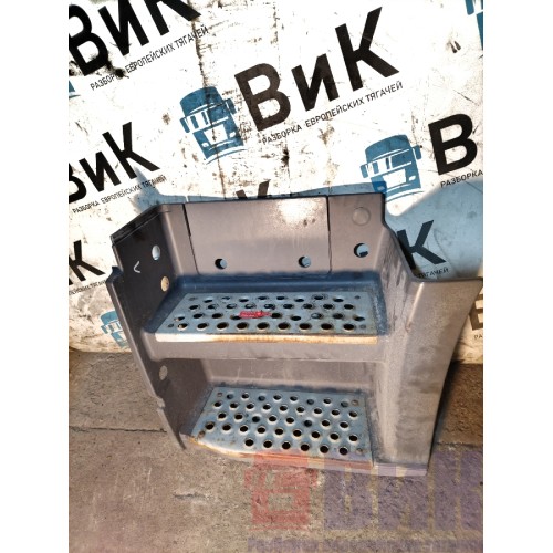 Подножка нижняя Mercedes Actros MP3 617874 двойная LH (859)