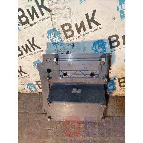 Подножка нижняя Mercedes Actros MP3 617874 двойная LH (859)-2