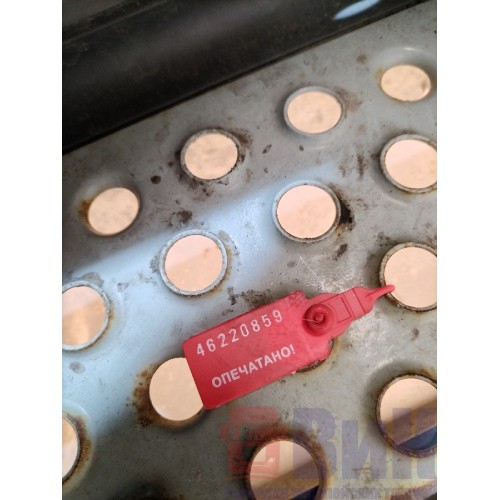 Подножка нижняя Mercedes Actros MP3 617874 двойная LH (859)-1