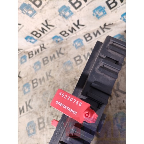 Блок предохранителей DAF 105 946058 (756)-2