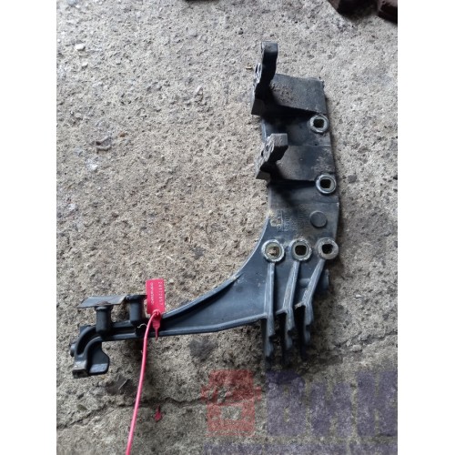 Кронштейн подножки нижней DAF 106 066636 LH (857)