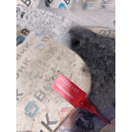 Кронштейн фары DAF 106 066636 LH (685)-1