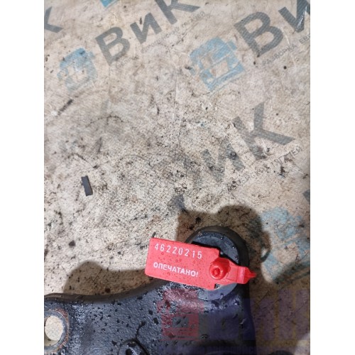 Кронштейн цилиндра подъема кабины Scania R440 335286 (215)-2