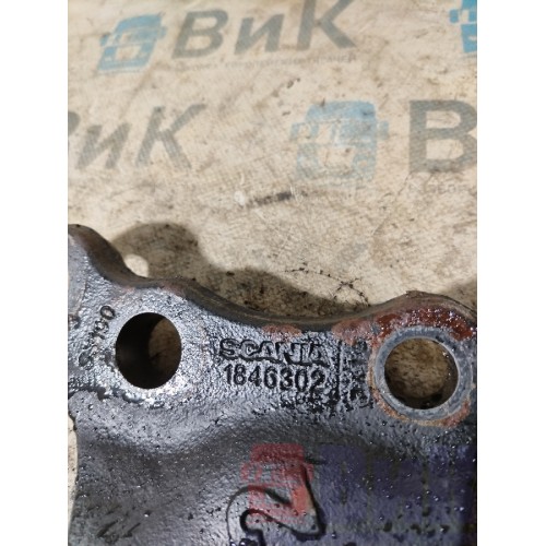 Кронштейн цилиндра подъема кабины Scania R440 335286 (215)-1