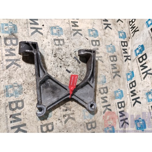 Кронштейн корпуса воздушного фильтра Scania R440 335286 (226)