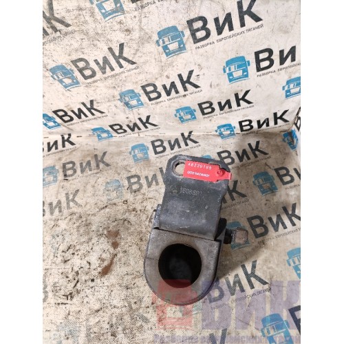 Кронштейн переднего стабилизатора Scania R440 335286 (185)-1