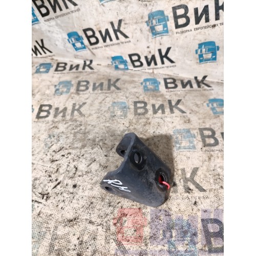 Кронштейн задней подушки кабины DAF 106 066636 нижний RH (001)-1