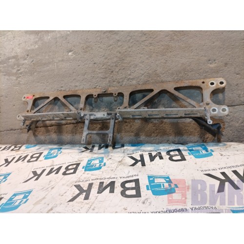 Кронштейн подножки решетки радиатора DAF 106 066636 в сборе (063)-2