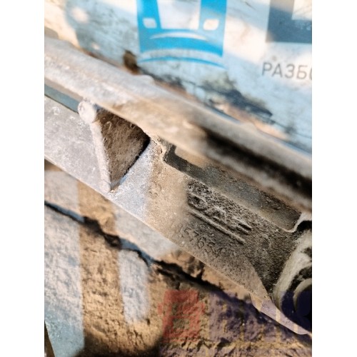 Кронштейн подножки решетки радиатора DAF 106 066636 в сборе (063)-1