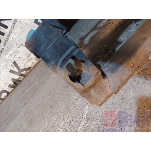 Кронштейн буксировочного крюка DAF 105 946058 в сборе с подножками (623)-1