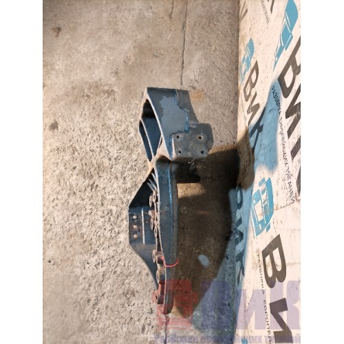 Кронштейн крепления торсиона кабины Renault Premium 013647 RH (337)-2