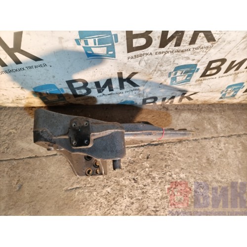 Кронштейн крепления торсиона кабины Renault Premium 013647 LH (336)-1