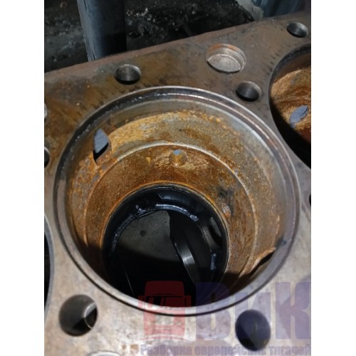 Блок цилиндров двигателя MAN D2066 LF27 962068 без заглушки с деф. (624)-1