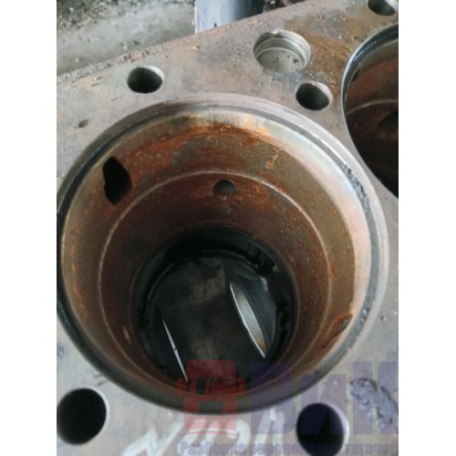 Блок цилиндров двигателя MAN D2066 LF27 962068 без заглушки с деф. (624)-6