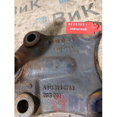 Кронштейн тяги переднего стабилизатора Mercedes Actros MP3 617874 (051)-2