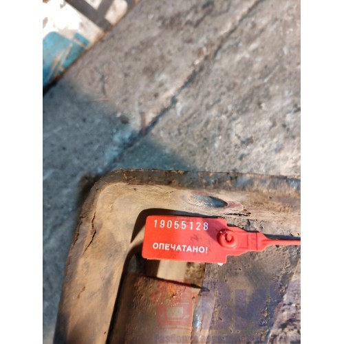 Кронштейн полукрыла (труба) DAF 105 009863 задний передний RH (128)-1