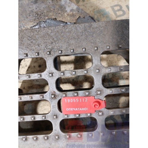 Кронштейн подножки нижней DAF 105 785813 с накладкой ориг. (112)-1