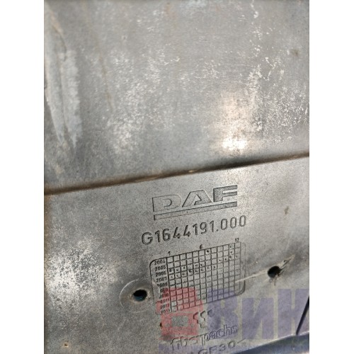 Капот DAF 105 785813 в сборе с петлями и жабо деф. (393)-3