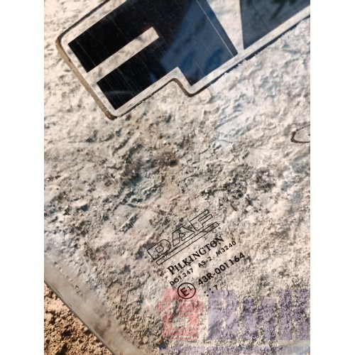 Стекло двери (основное) DAF 105 785813 RH (997)-2