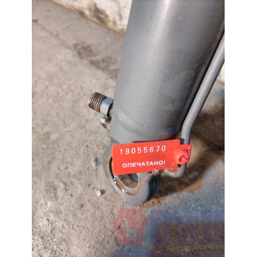 Цилиндр подъема кабины DAF 105 009863 (670)-3