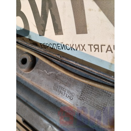 Капот DAF 105 015999 в сборе с замками, газовыми упорами, жабо (974)-4