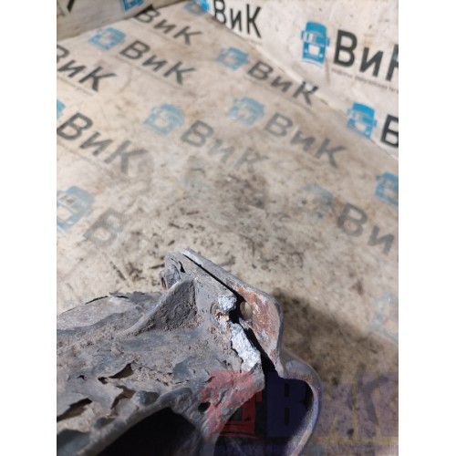 Кронштейн полукрыла DAF 105 004769 алюм. с деф. (884)-2