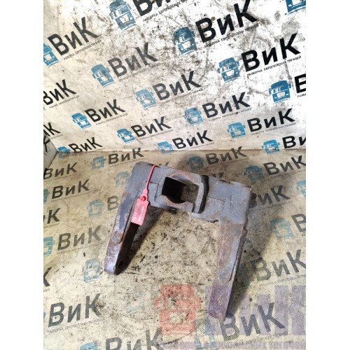 Кронштейн буксировочного крюка DAF 105 004769 (776)