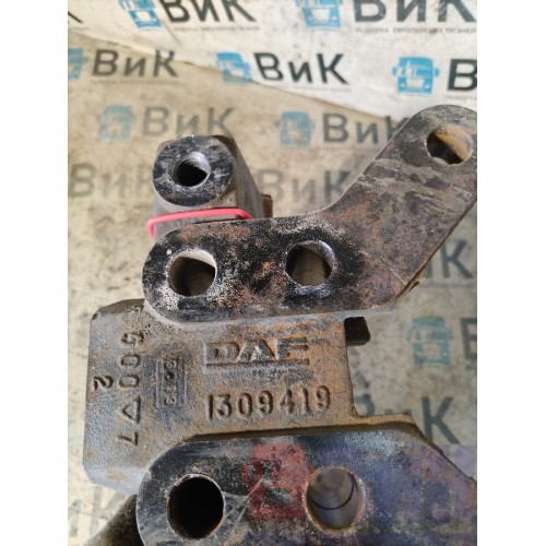 Кронштейн буксировочного крюка DAF 105 004769 (776)-3