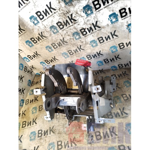 Кронштейн рулевой колонки Volvo FH 12 363433 с регулировочными пластинами (673)