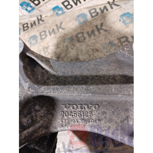 Кронштейн кабины Volvo FH 12 363433 передний в сборе (652)-2