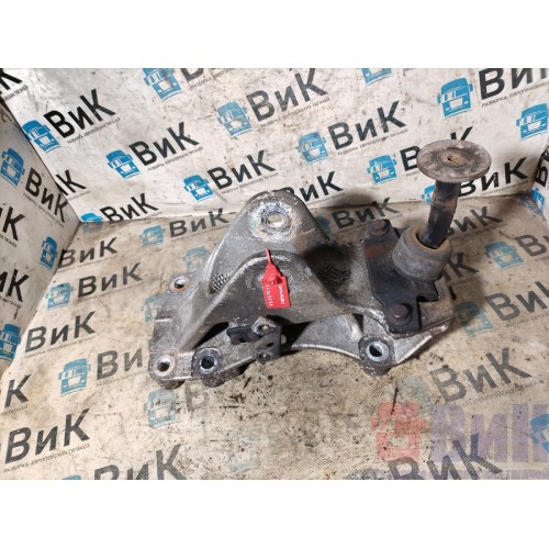 Кронштейн кабины Volvo FH 12 363433 передний в сборе (651)